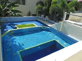 Mimosa Tree Hotel